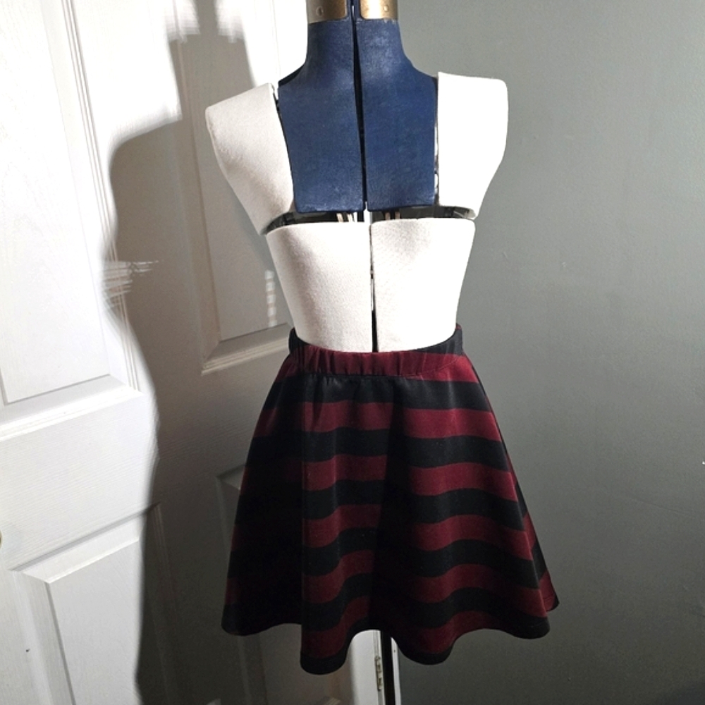 Streetwear Society Black and Red Pleated Skirt